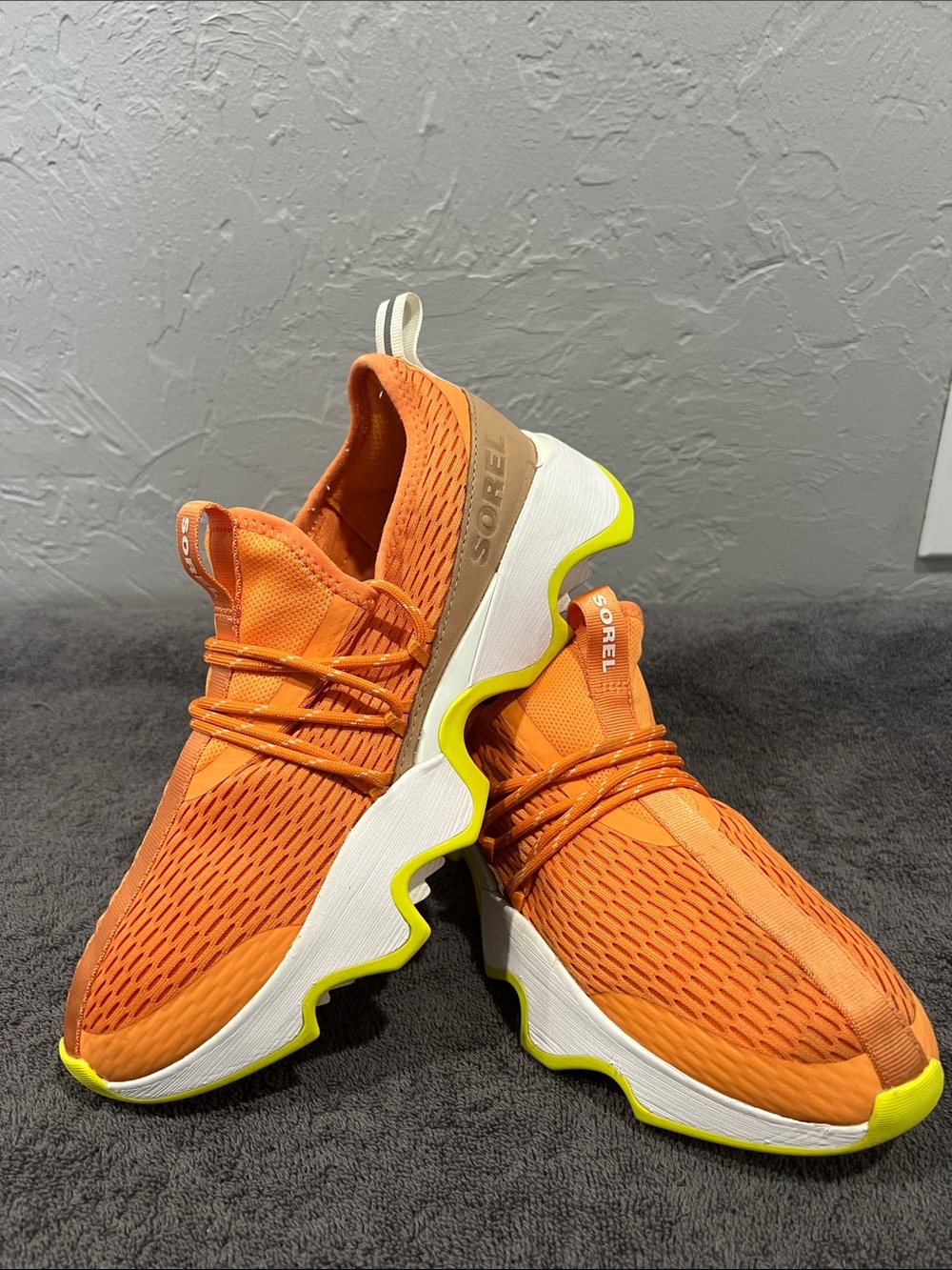 🔥🔥 SOREL Kinetic Impact II Lace Sneaker Orange Designer Shoes Women Sz 9 - EUC